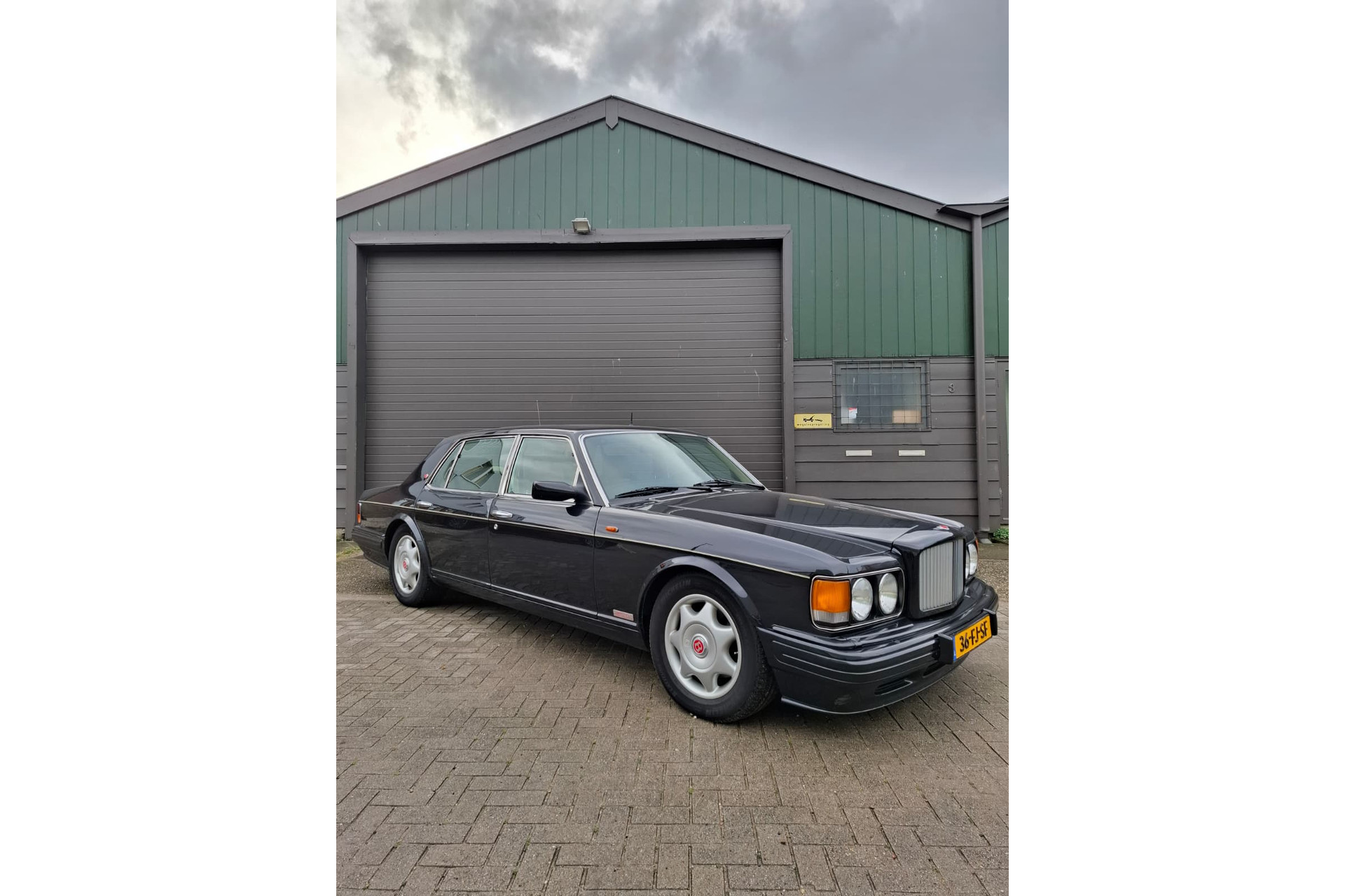 Bentley Turbo R 6.8 LWB 48291862-0.jpg | Thoen Amsterdam